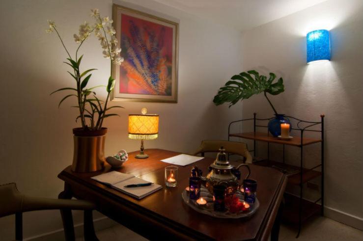 Mynt Retreat Bed & Breakfast Монтего Бей Екстериор снимка