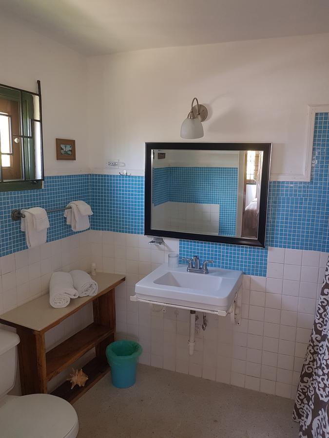 Mynt Retreat Bed & Breakfast Монтего Бей Екстериор снимка